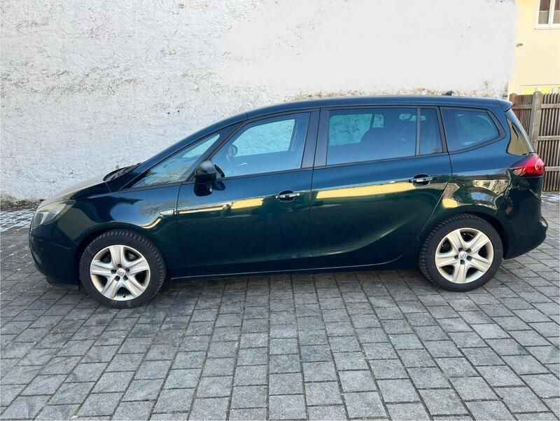 Grün Gebraucht 2015 Opel Zafira Van / Kleinbus | 7.999 € (Fairer Preis) - Bild 1/4