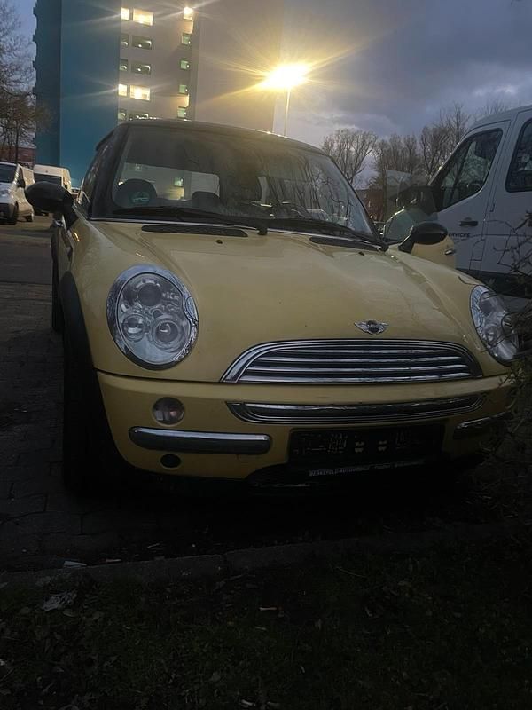 Second-hand Mini Cooper 115 CP (84 kW) 2002 Galben Hatchback