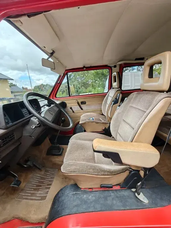 Second-hand VW Caravelle 111 CP (81 kW) 1992 Roșu Van
