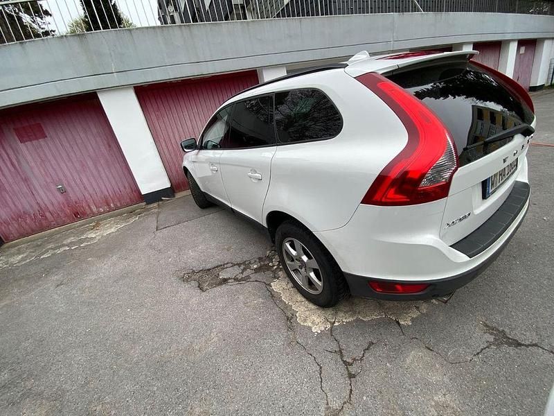 Używany Volvo XC60 163 KM (119 kW) 2009 Biały SUV