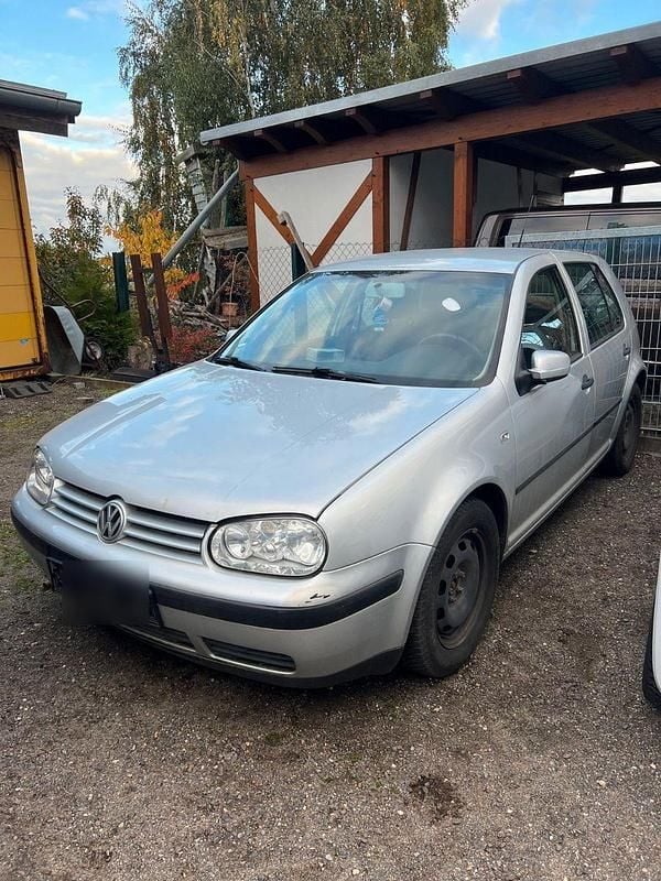 Silber Gebraucht 2003 VW Golf IV Basis Limousine | 500 € (Superpreis) - Bild 1/2