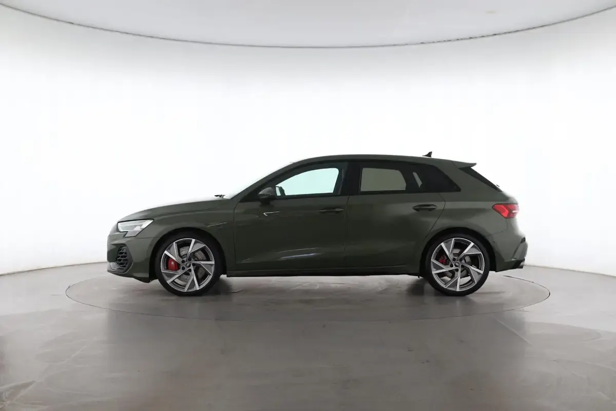 Gebraucht Audi S3 Comfort 333 PS (244 kW) 2025 Distriktgrün Limousine