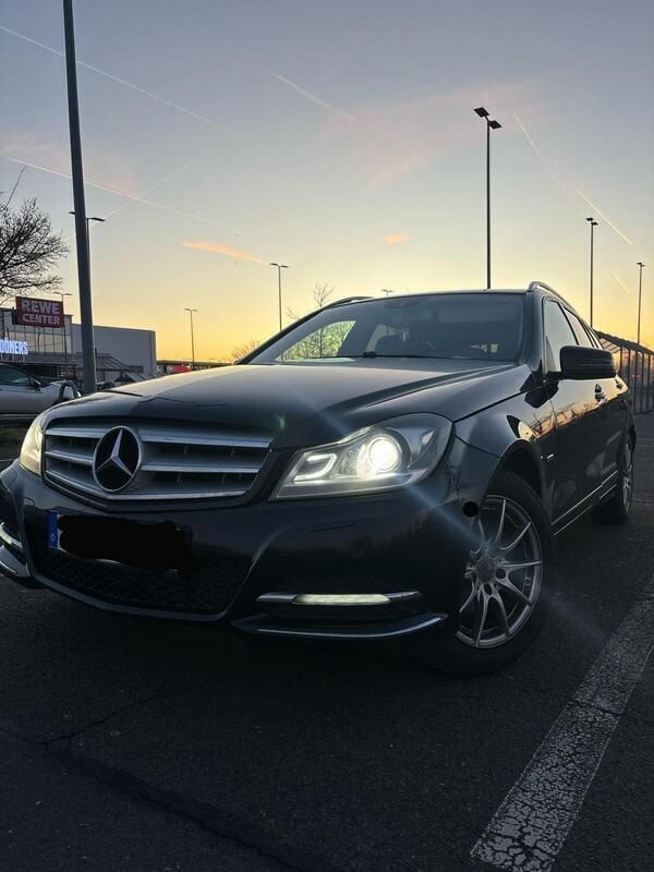 Schwarz Gebraucht 2011 Mercedes C200 Avantgarde Kombi | 5.800 € (Fairer Preis) - Bild 1/4