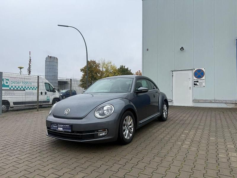 Grau Gebraucht 2012 VW Beetle Design Limousine | 7.999 € (Fairer Preis) - Bild 1/4