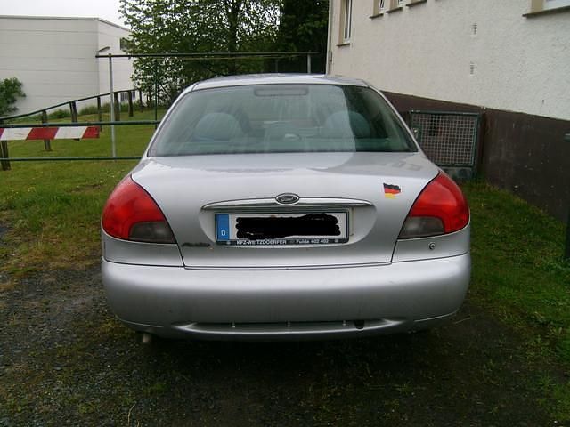 Gebraucht Ford Mondeo 90 PS (66 kW) 1997 Silber Limousine
