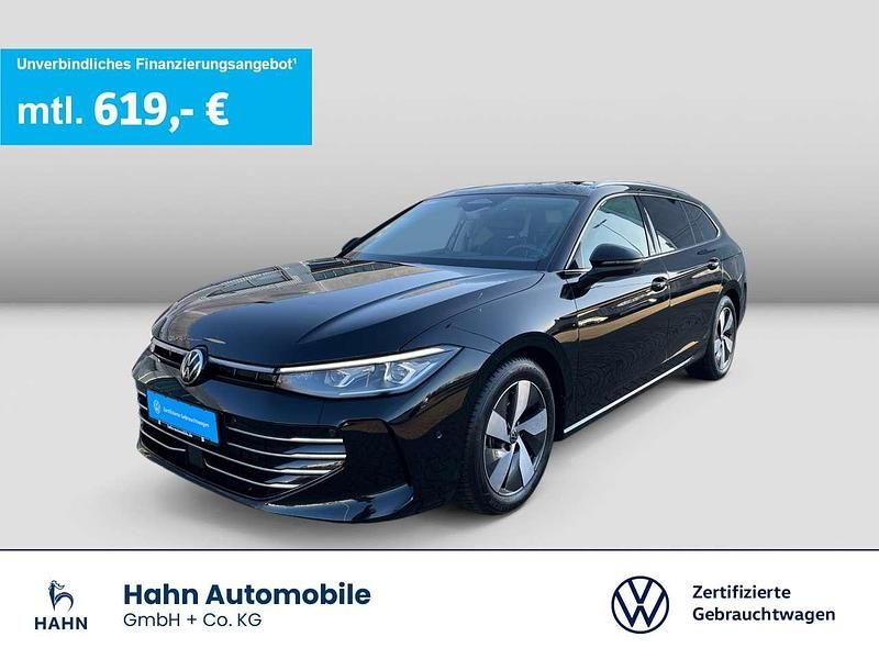 Grenadillschwarz metallic Gebraucht 2025 VW Passat Elegance Kombi | 37.930 € (Fairer Preis) - Bild 1/3