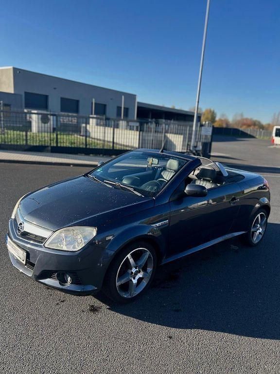 Blau Gebraucht 2008 Opel Tigra Edition Cabrio | 3.700 € (Fairer Preis) - Bild 1/4