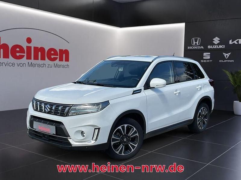 Weiß Gebraucht 2020 Suzuki Vitara Comfort+ SUV | 18.839 € (Fairer Preis) - Bild 1/4