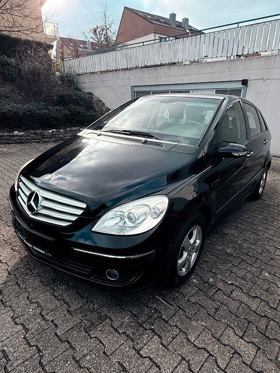 Schwarz Gebraucht 2006 Mercedes B170 Van / Kleinbus | 3.490 € (Fairer Preis) - Bild 1/4