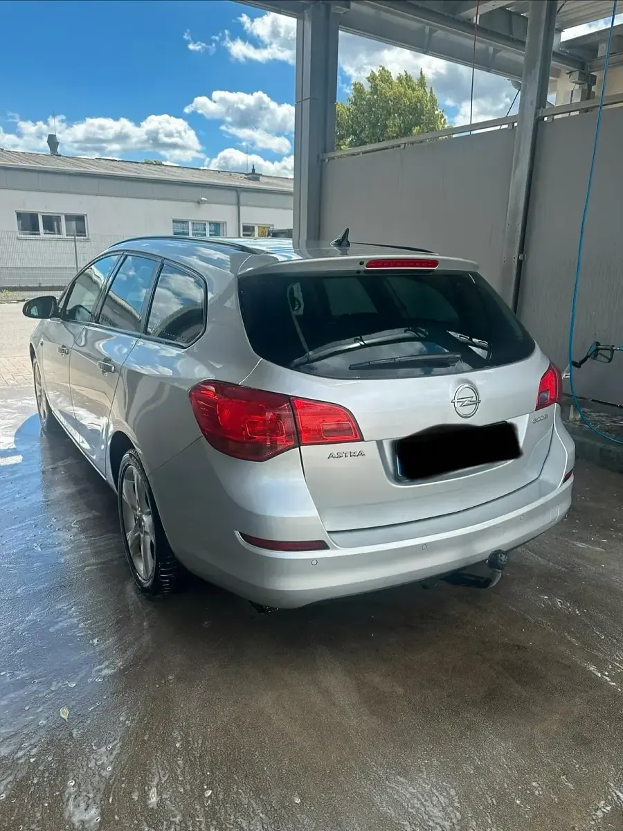 Gebraucht Opel Astra 81 PS (59 kW) 2012 Grau Kombi