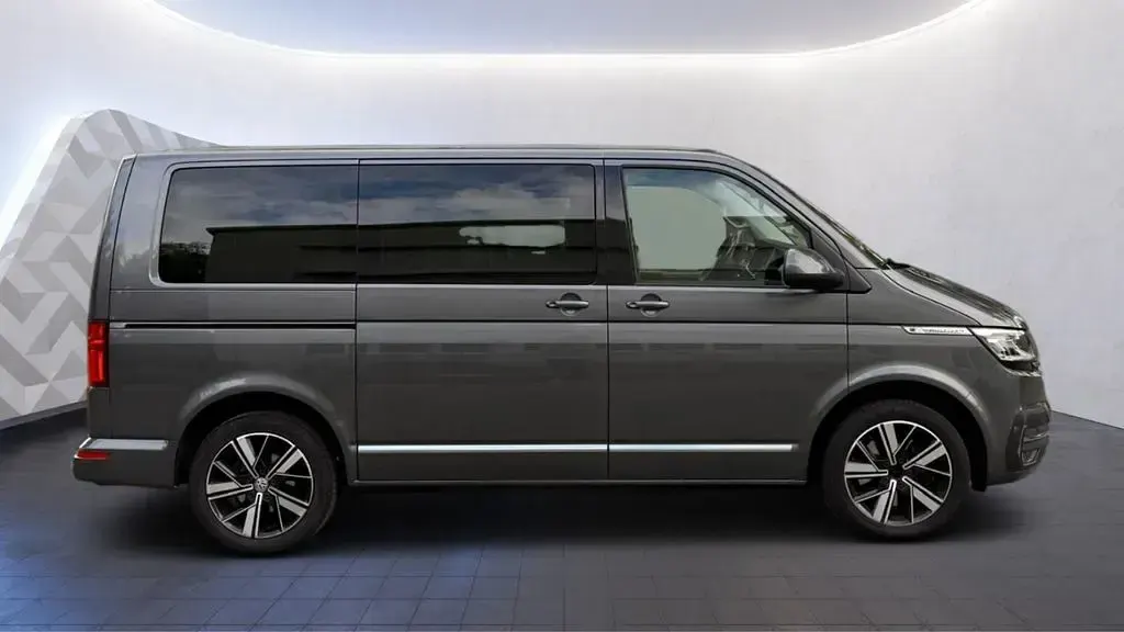 Gebraucht VW T6.1 150 PS (110 kW) 2021 Grau Van