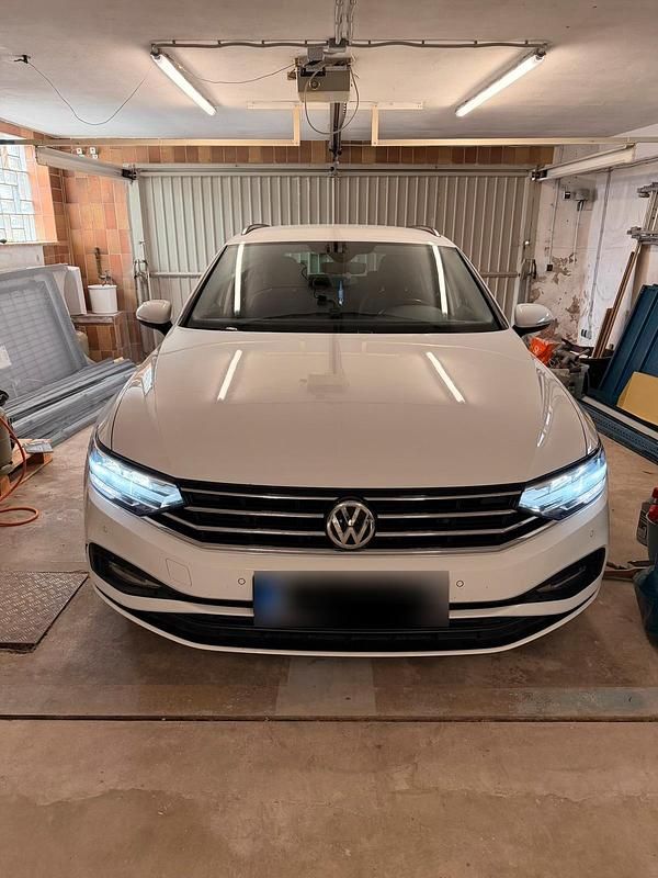 Gebraucht VW Passat 150 PS (110 kW) 2020 Weiß Kombi