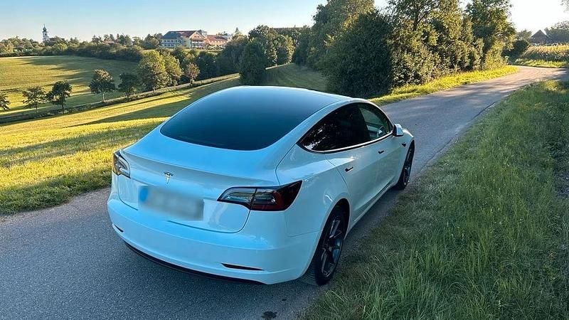 Gebraucht Tesla Model 3 RWD 239 kW (325 PS) 2021 Weiß Limousine