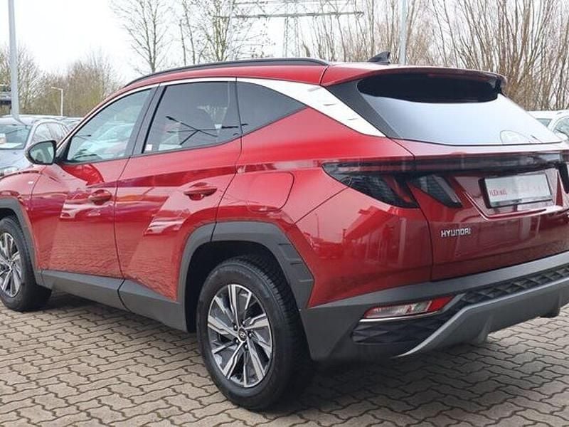 Gebraucht Hyundai Tucson 150 PS (110 kW) 2024 Rot SUV