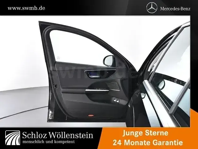 Gebraucht Mercedes C300e Avantgarde 204 PS (150 kW) 2024 Schwarz Limousine