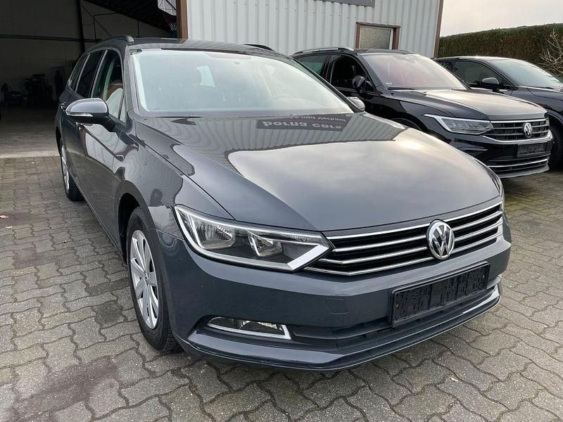Gebraucht VW Passat Trendline 120 PS (88 kW) 2016 Grau Kombi