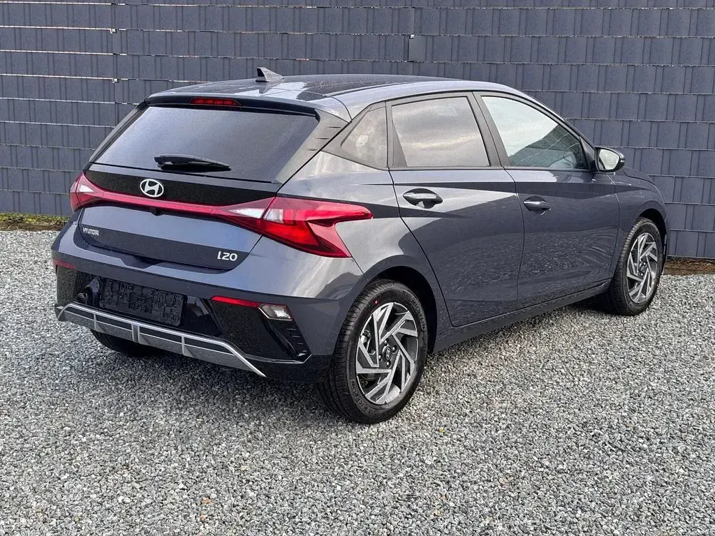 Neu Hyundai i20 90 PS (66 kW) 2026 Lumen gray pearl Kleinwagen