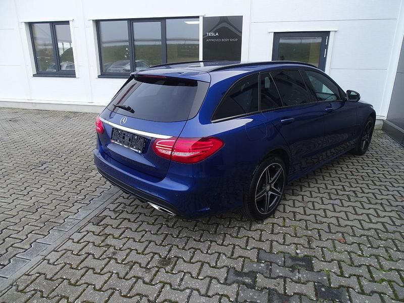 Gebraucht Mercedes C180 156 PS (114 kW) 2015 Blau Kombi