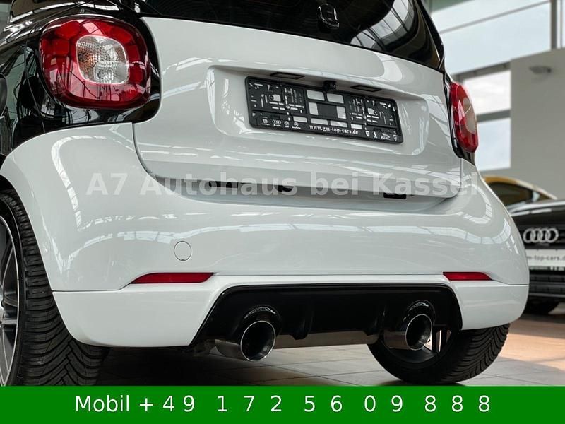 Weiß Gebraucht 2016 Smart ForTwo Coupé Brabus Kleinwagen | 12.499 € (Fairer Preis) - Bild 1/4