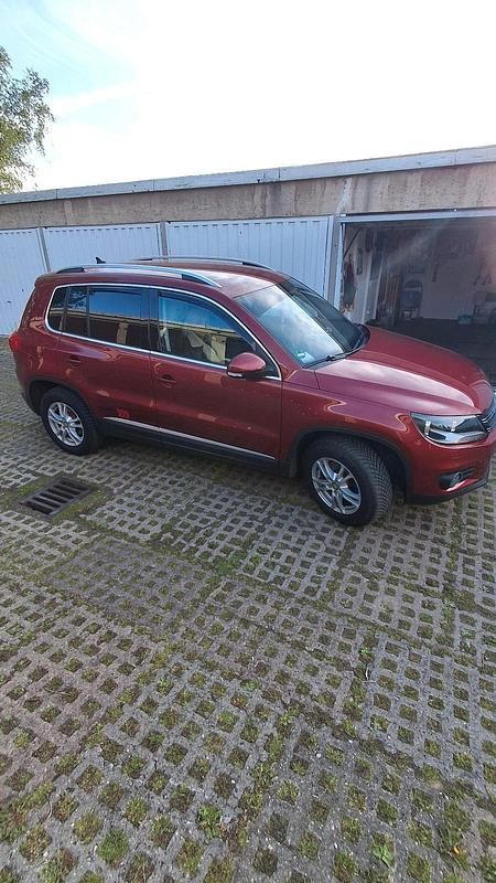 Rot Gebraucht 2012 VW Tiguan SUV | 10.000 € (Fairer Preis) - Bild 1/4
