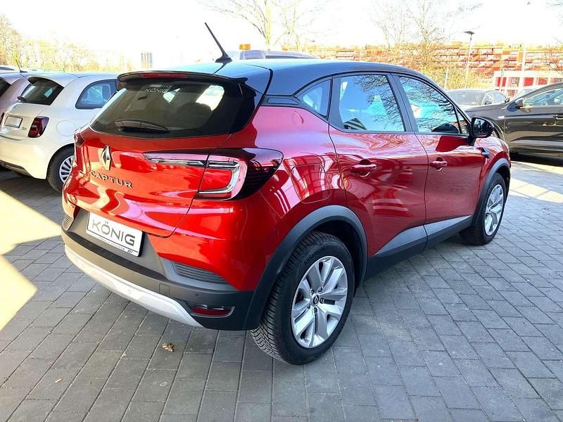 Gebraucht Renault Captur Equilibre 91 PS (66 kW) 2023 Rot SUV