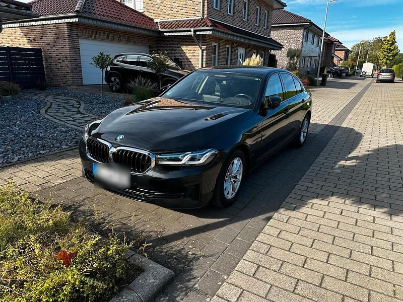 Schwarz Gebraucht 2020 BMW 520 Shadowline Limousine | 27.500 € (Etwas zu teuer) - Bild 1/4