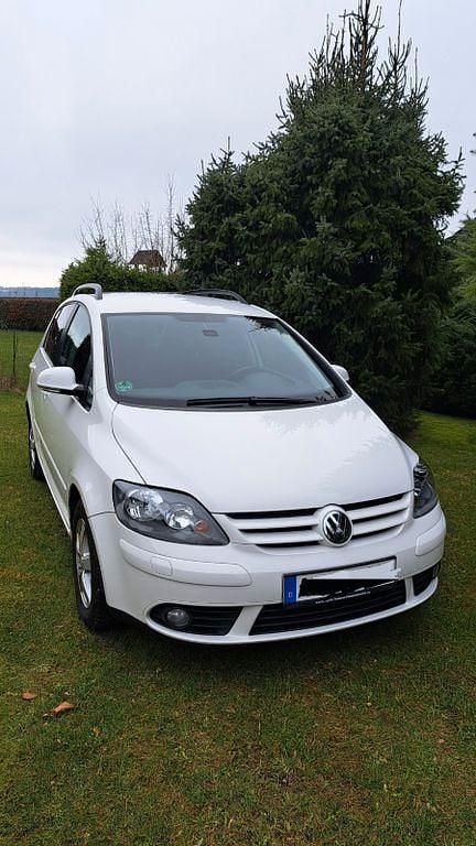 Gebraucht VW Golf Plus Cross Sportline 122 PS (89 kW) 2008 Weiß Van / Kleinbus
