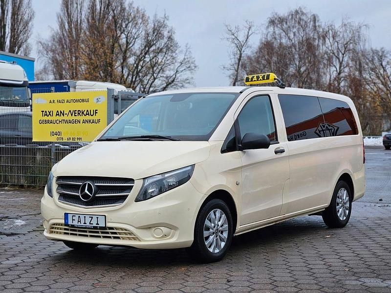 Beige Gebraucht 2018 Mercedes Vito Kombi | 12.950 € (Teuer) - Bild 1/4