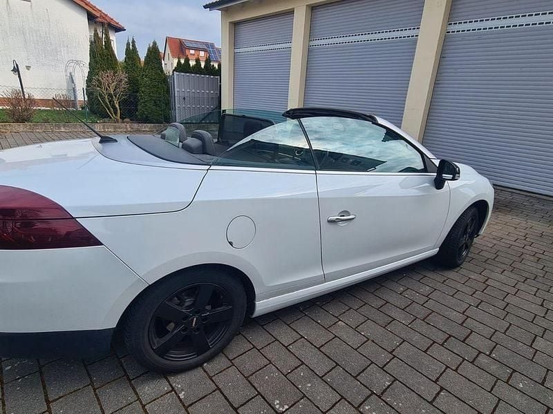 Gebraucht Renault Mégane Cabriolet Luxe 131 PS (96 kW) 2010 Weiß Cabrio