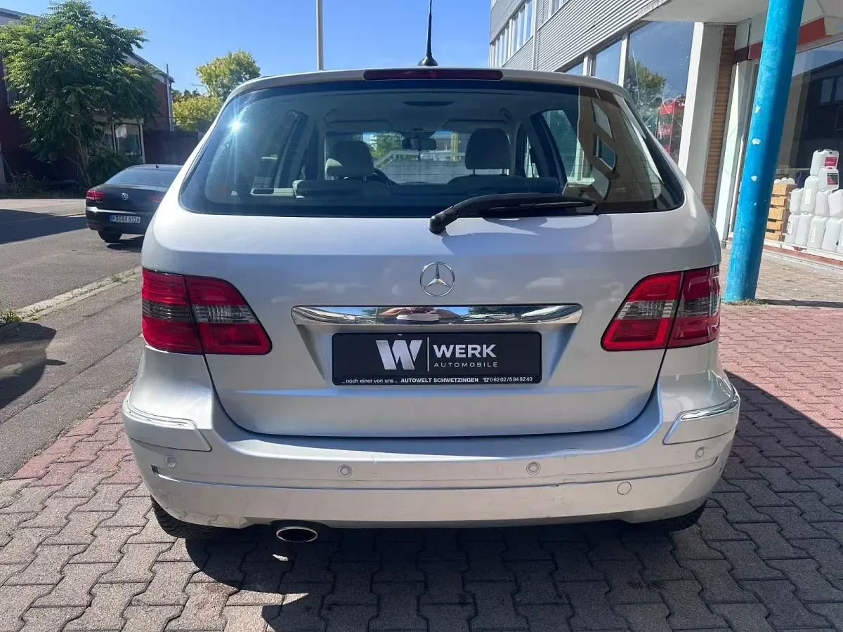Gebraucht Mercedes B200 136 PS (100 kW) 2006 Silber Van / Kleinbus