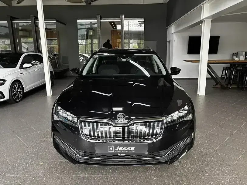 Gebraucht Skoda Superb Ambition 218 PS (160 kW) 2020 Schwarzmagic perleffekt Kombi