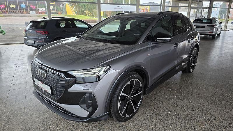 Gebraucht Audi Q4 e-tron S-Line 219 kW (299 PS) 2022 Taifungrau met. SUV