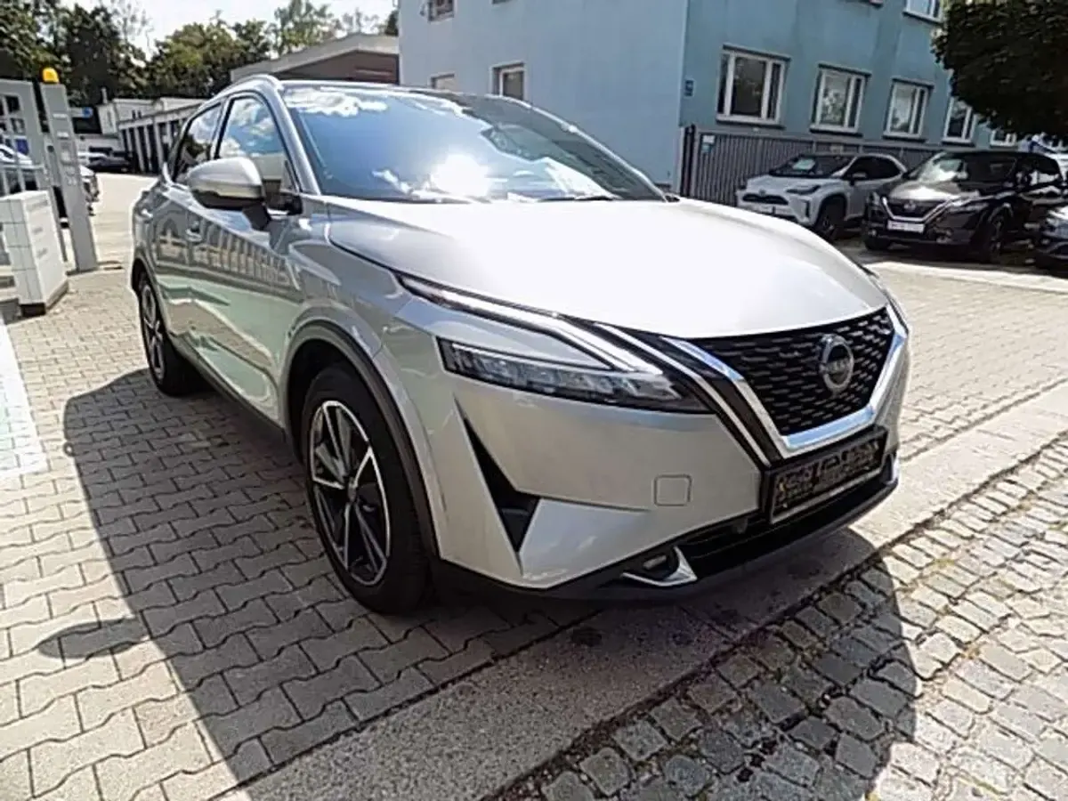 Gebraucht Nissan Qashqai Tekna+ 158 PS (116 kW) 2022 Silber SUV