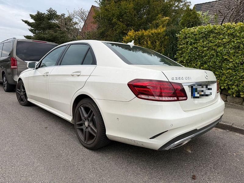 Second-hand Mercedes E250 204 CP (150 kW) 2014 Alb Berlinǎ