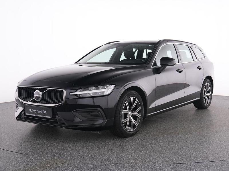 Gebraucht Volvo V60 Core 197 PS (144 kW) 2023 Black solid stone / solid Kombi