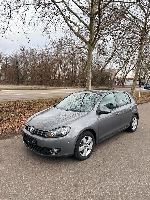 Grau Gebraucht 2010 VW Golf Plus Van / Kleinbus | 6.600 € (Fairer Preis) - Bild 1/4