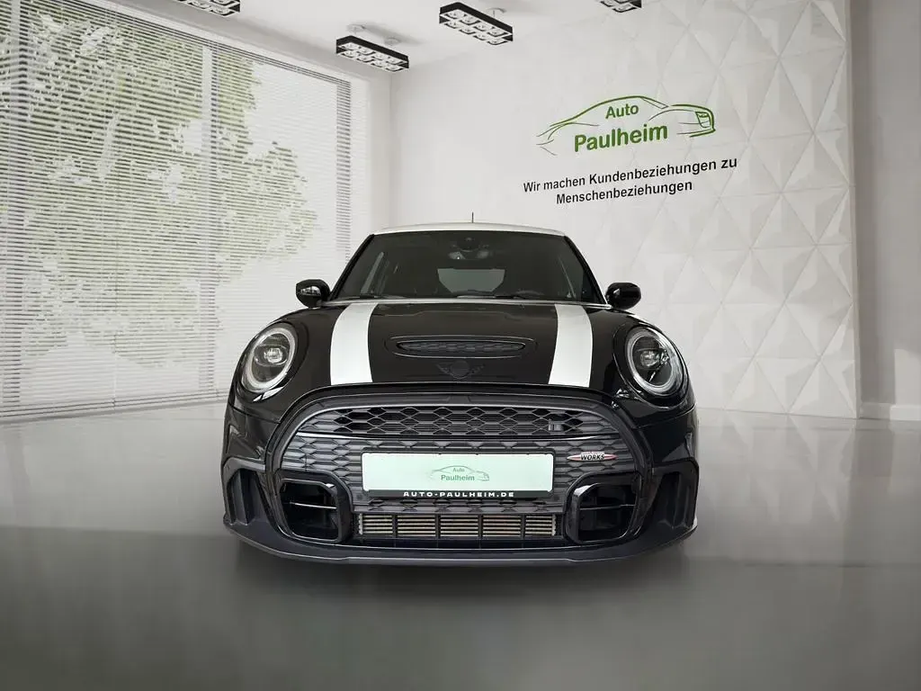 Używany Mini John Cooper Works 178 KM (130 kW) 2024 Czarny Hatchback