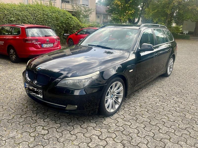 Schwarz Gebraucht 2010 BMW 520 Kombi | 5.990 € (Superpreis) - Bild 1/4