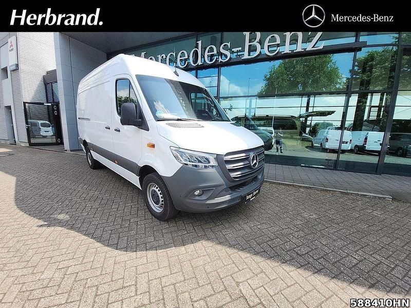 Weiss Gebraucht 2024 Mercedes Sprinter Van | 48.990 € (Etwas zu teuer) - Bild 1/4