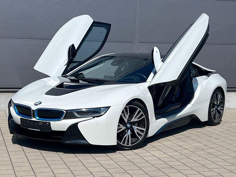 Kristallweiss perleff. m. akze Gebraucht 2016 BMW i8 Performance Coupé | 56.590 € (Fairer Preis) - Bild 1/4