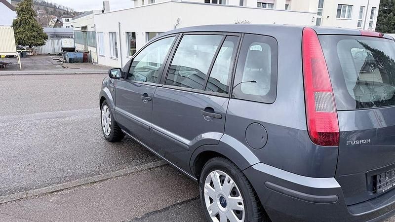 Gebraucht Ford Fusion Trend 80 PS (58 kW) 2003 Grau Kleinwagen