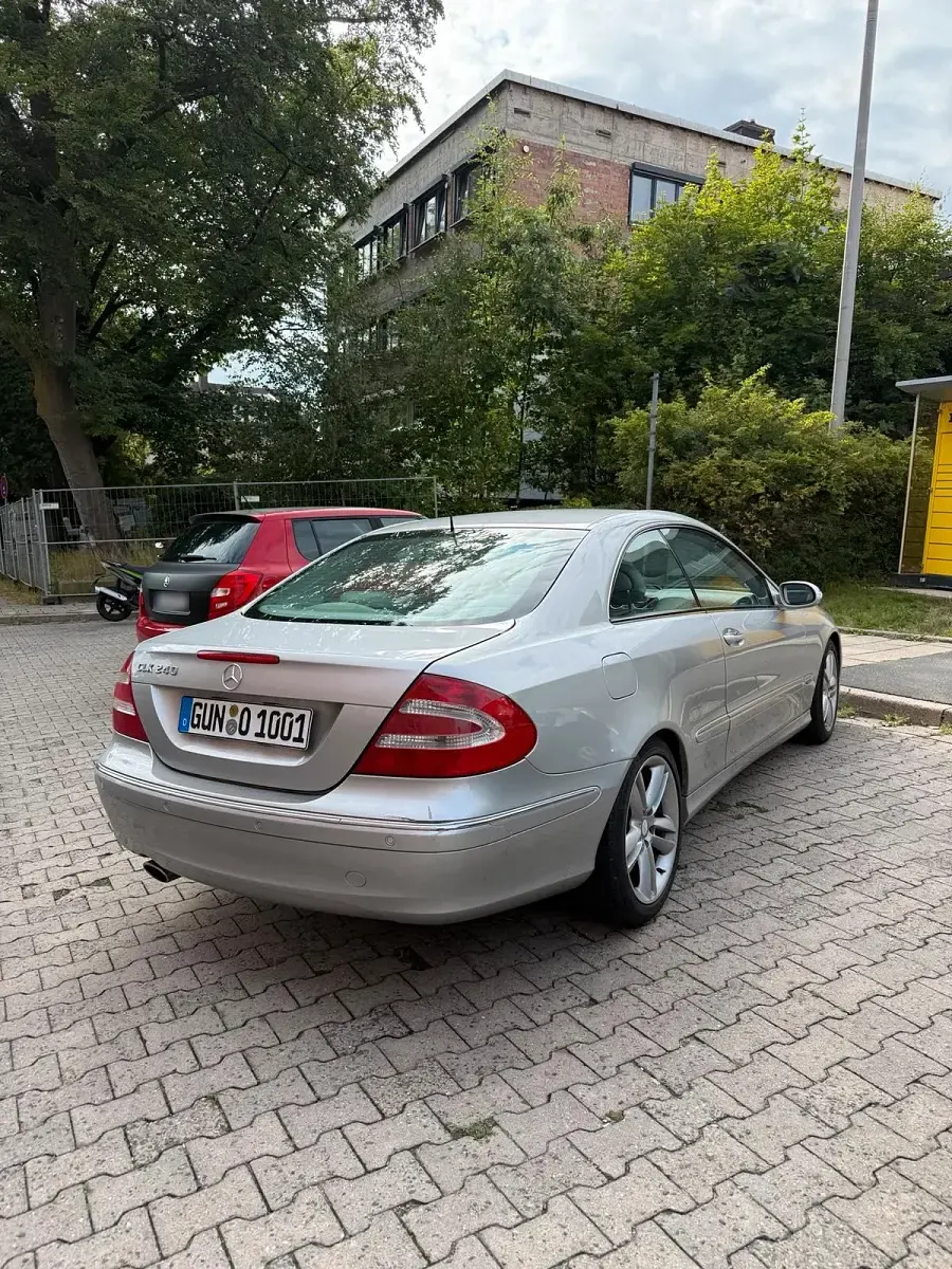 Gebraucht Mercedes CLK240 170 PS (125 kW) 2004 Silber Coupé