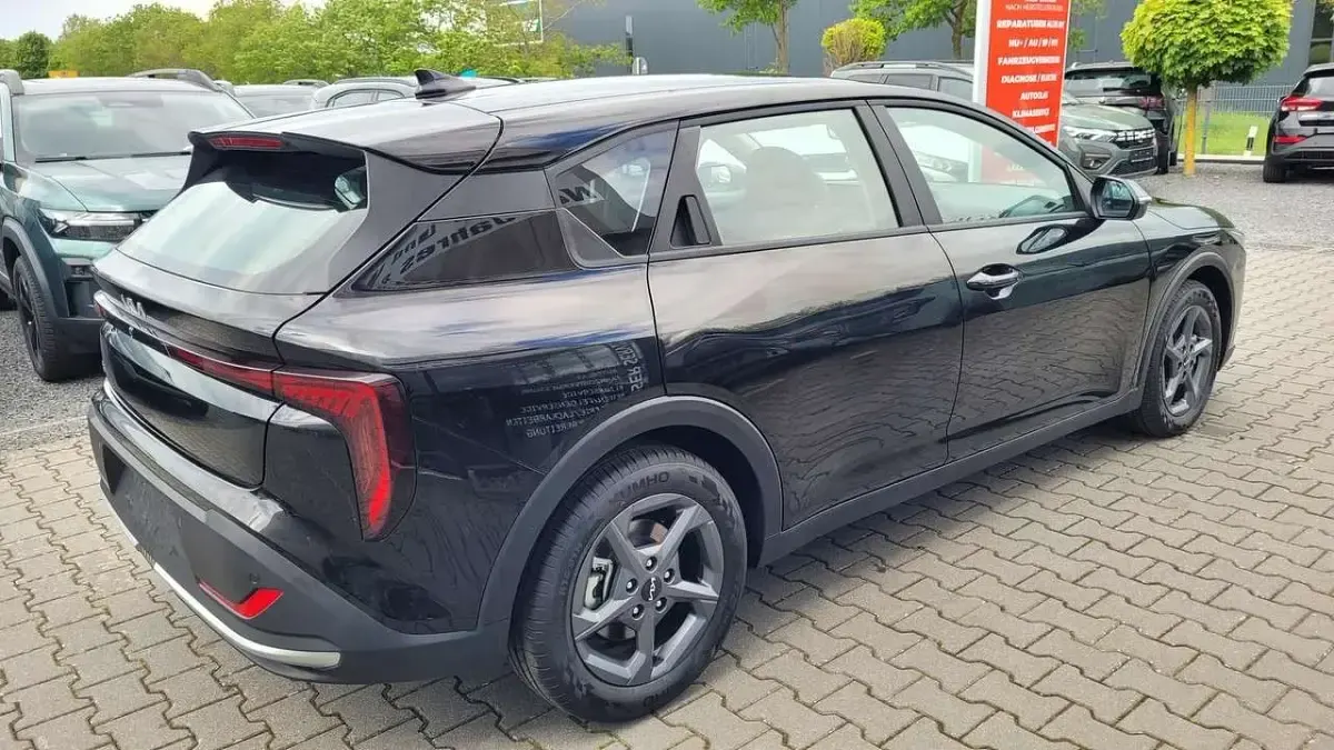 Neu Kia K4 150 PS (110 kW) 2026 Schwarz Limousine