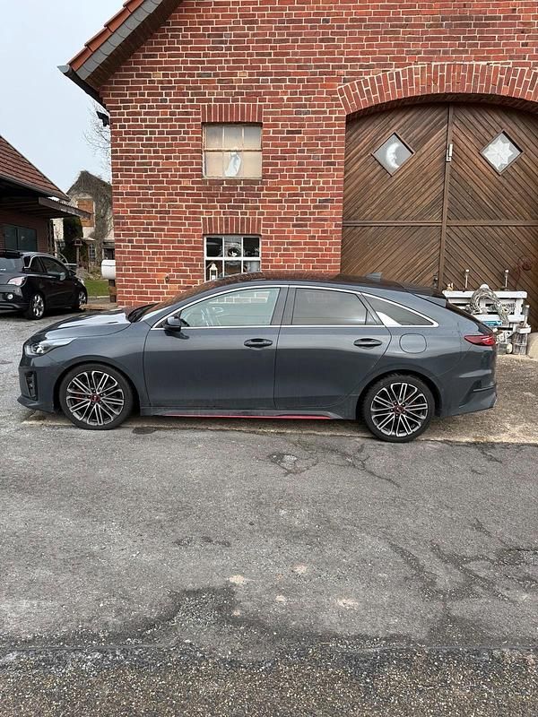 Gebraucht Kia ProCeed GT 204 PS (150 kW) 2021 Grau Kombi