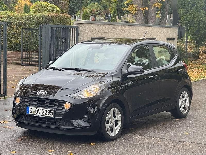 Schwarz Gebraucht 2022 Hyundai i10 Trend Kleinwagen | 11.990 € (Superpreis) - Bild 1/4