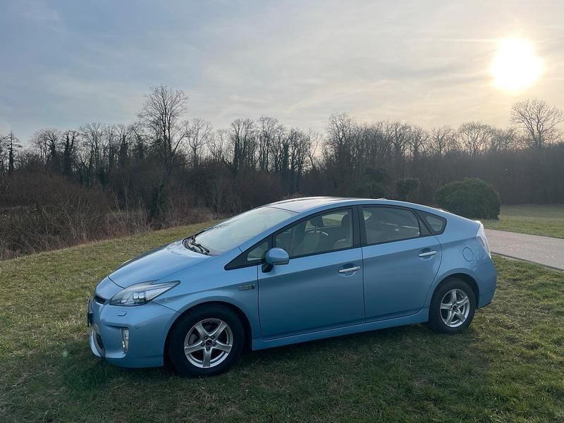 Gebraucht Toyota Prius Comfort 136 PS (100 kW) 2012 Blau Limousine