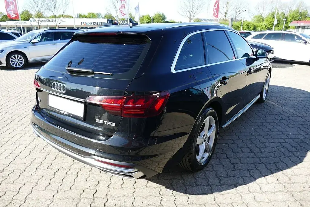 Gebraucht Audi A4 Advanced 150 PS (110 kW) 2019 Schwarz Kombi