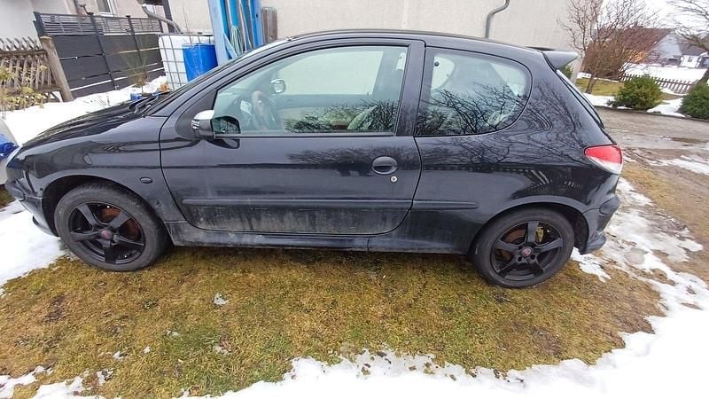 Gebraucht Peugeot 206 60 PS (44 kW) 2004 Schwarz Kleinwagen