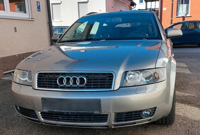 Grau Gebraucht 2003 Audi A4 Kombi | 3.600 € (Fairer Preis) - Bild 1/4