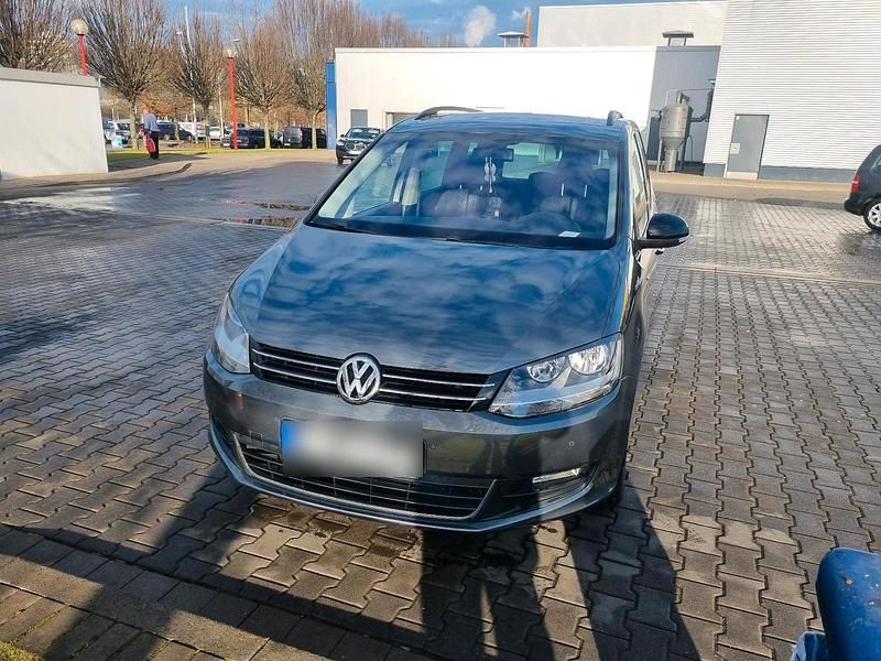 Second-hand VW Sharan 177 CP (130 kW) 2012 Gri Monovolum